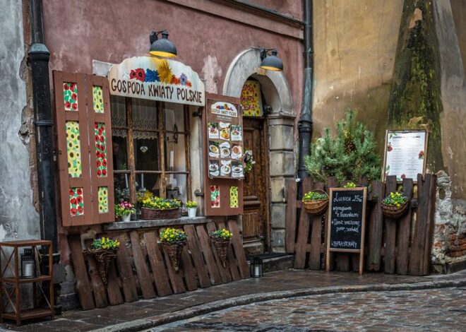 Sezonowa dekoracja stołu z naturalnych materiałów